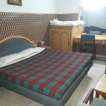 Hotel Saurab دهرادون المظهر الخارجي الصورة