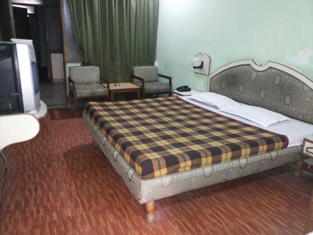 Hotel Saurab دهرادون المظهر الخارجي الصورة